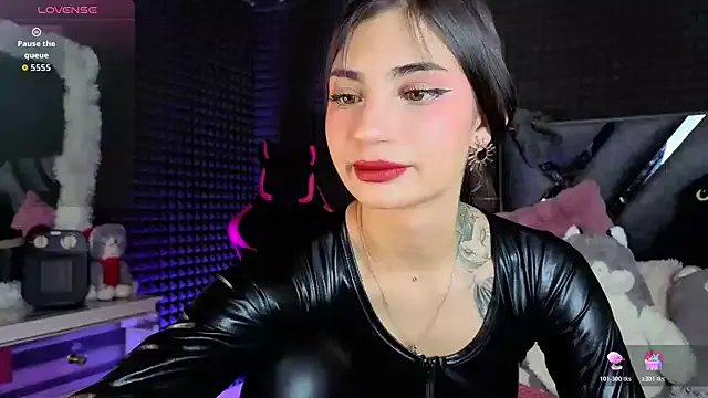 SolBeaumont1 on StripChat