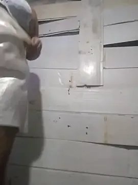 srtsara on StripChat