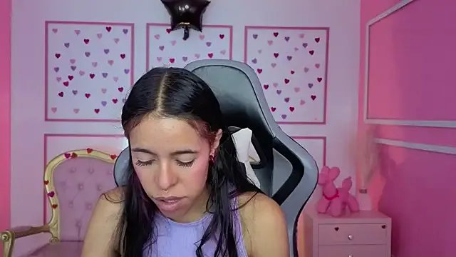 stephania_t on StripChat