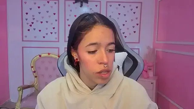 stephania_t on StripChat