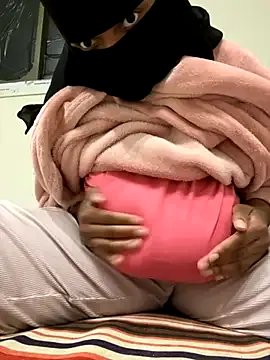 Submissive_Arab on StripChat