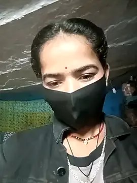 Sunali_Bendre on StripChat