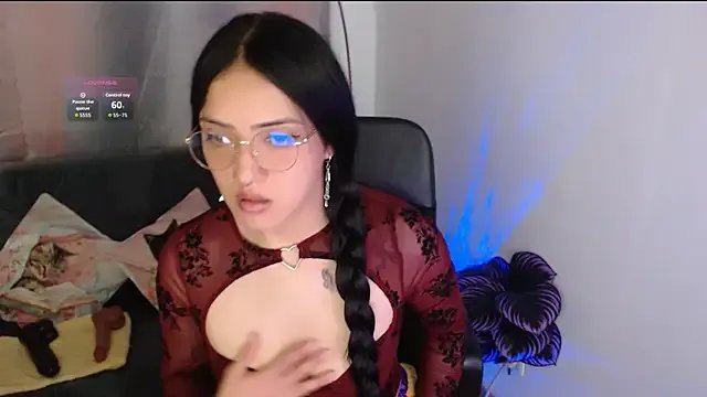 Suzanne_abbey on StripChat