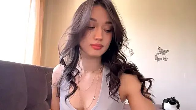SweetSakuraJane on StripChat