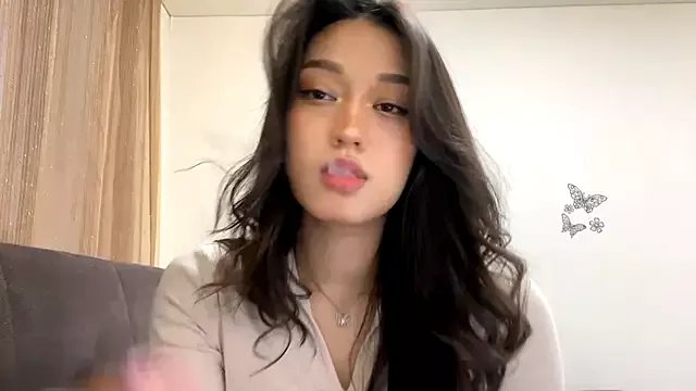 SweetSakuraJane on StripChat