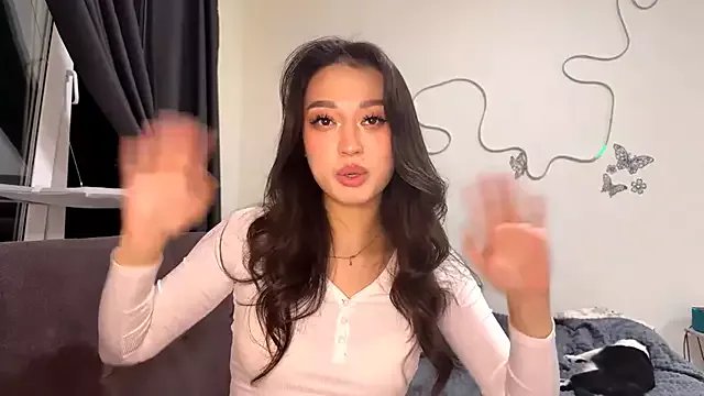 SweetSakuraJane on StripChat