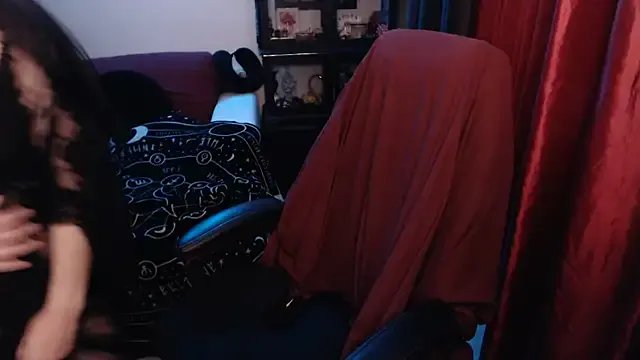 SweetSweetPeach — Topless and bodypainting