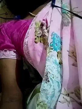 Tamil_roja17 on StripChat