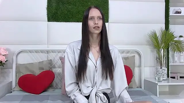 TaraHarris on StripChat