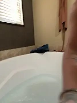 tastemecaroline on StripChat