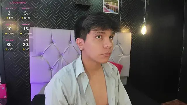 Thiago_Kozak on StripChat