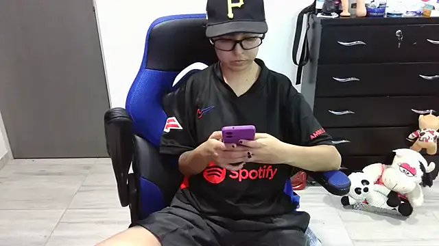 thomascooper7 on StripChat