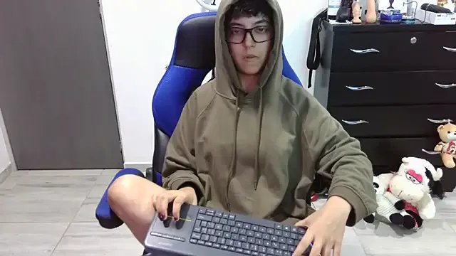 thomascooper7 on StripChat