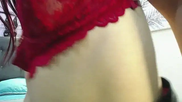 tiiny_emilly on StripChat