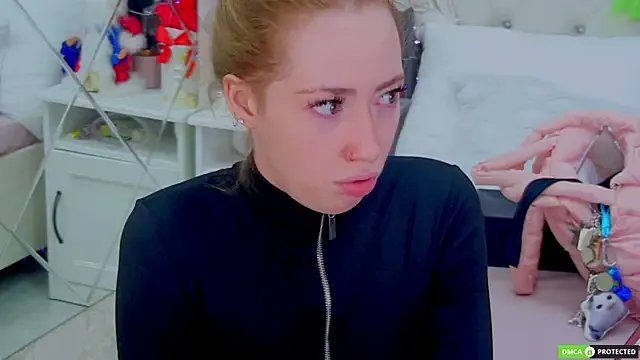 TinaBrook on StripChat