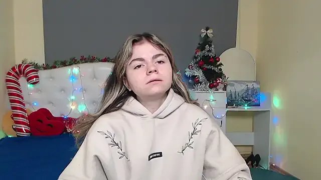 TinaRedly on StripChat