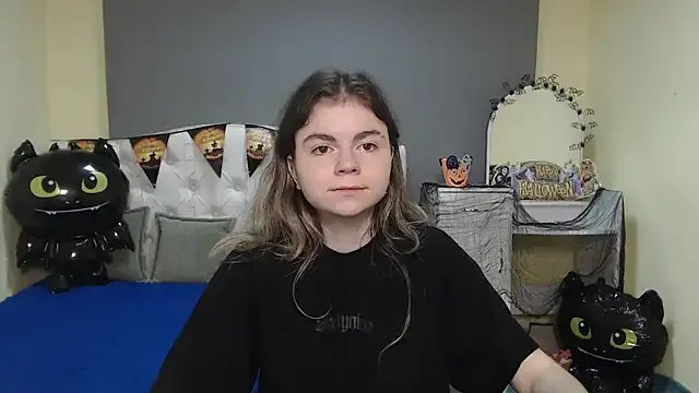 TinaRedly on StripChat