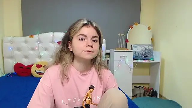 TinaRedly on StripChat