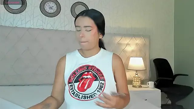 TinyRosee on StripChat