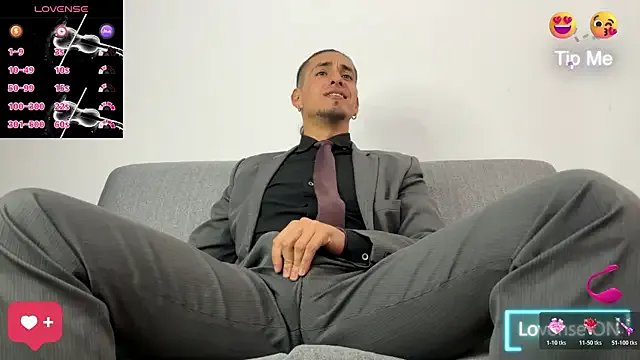 Tom_blunt96 on StripChat