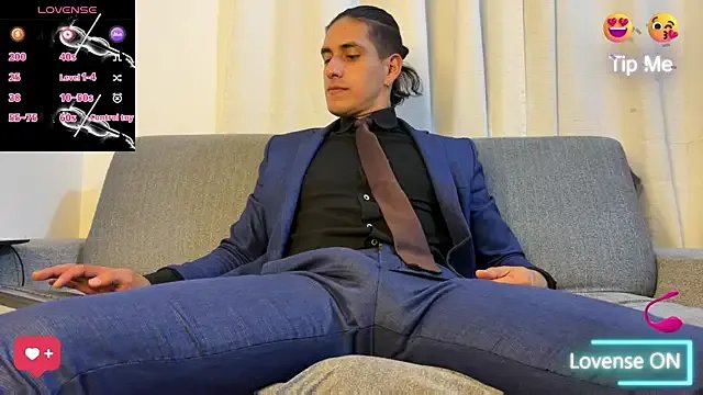 Tom_blunt96 on StripChat