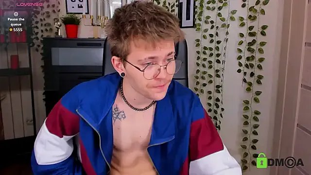 Tomas_Norton — Take off pants