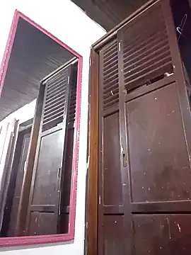 TRANS_COLOMBIA — My dildo fucks me pretty hard in public