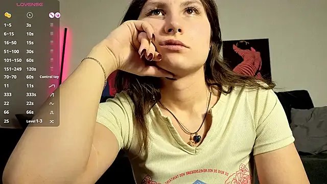 TrixiBell on StripChat