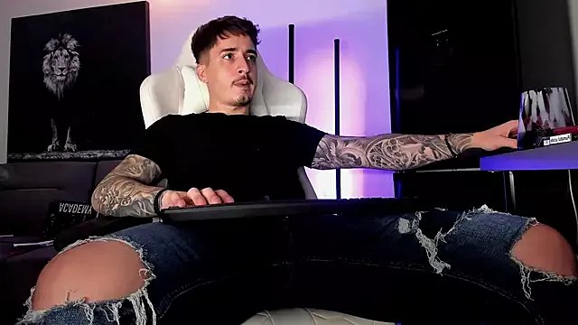 uptomatty on StripChat