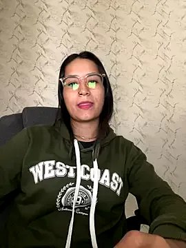 Val12777 on StripChat