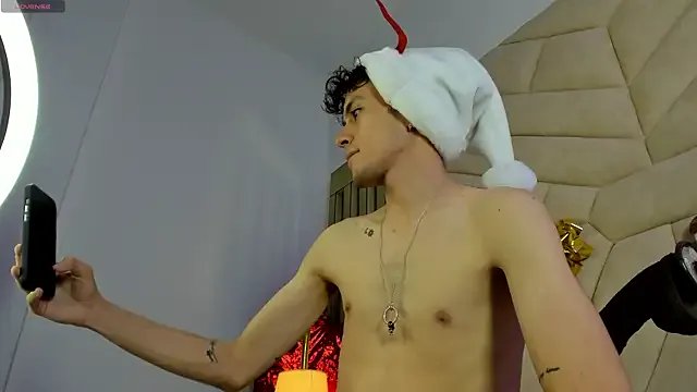 ValentinoMoreti on StripChat