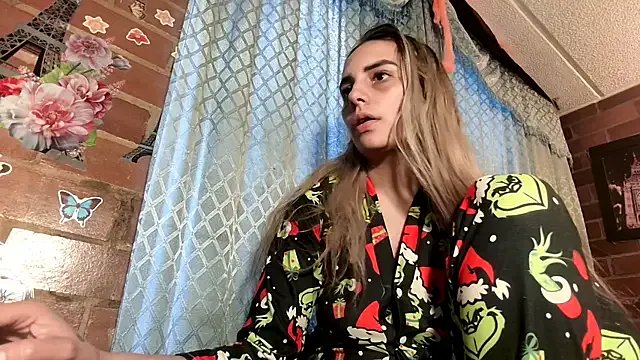 ValeriaLacrozee on StripChat