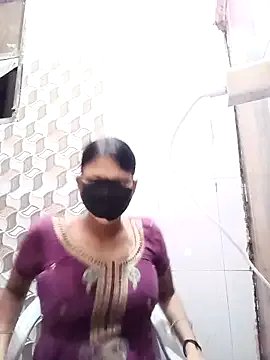 varnika on StripChat