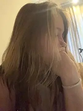 VesnaCrystal on StripChat