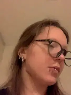 VesnaCrystal on StripChat