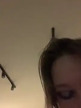 VesnaCrystal on StripChat