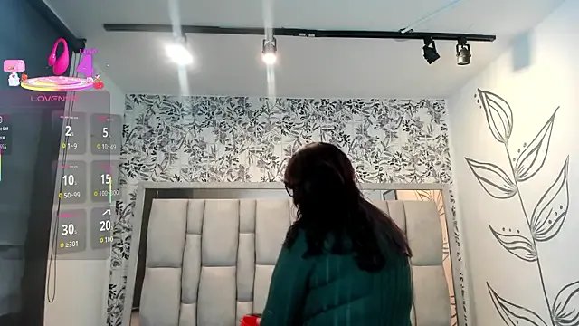 Victoria_Adamns — SHOW PUSSY CLOSE UP