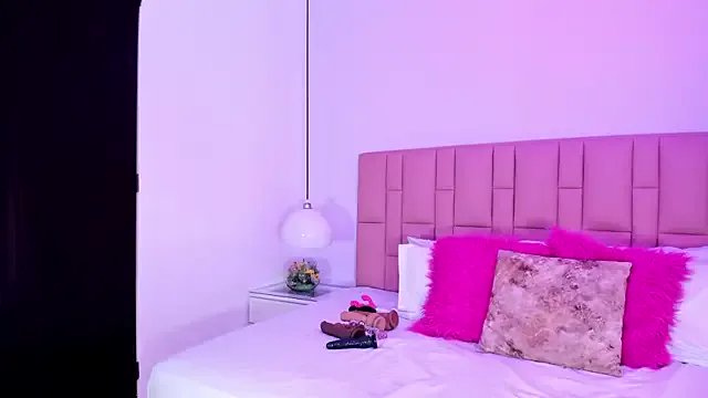 victoria_cooper3 on StripChat