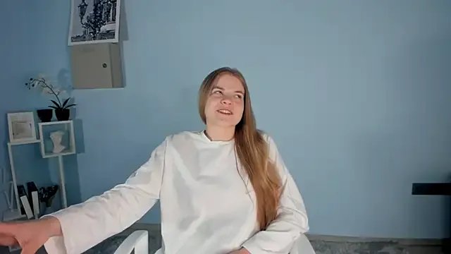 VikiSwauger — air kiss