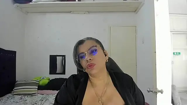 vikyadams on StripChat