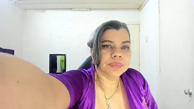 vikyadams on StripChat