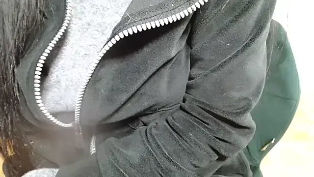 Viola43 on StripChat