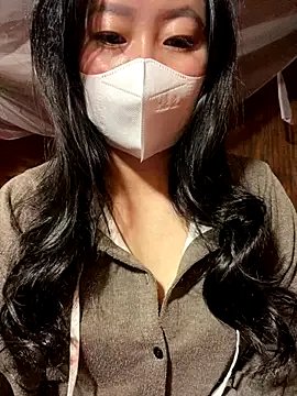 violet-00 on StripChat