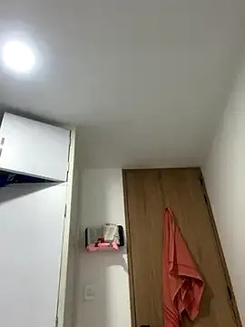 violeta365 on StripChat