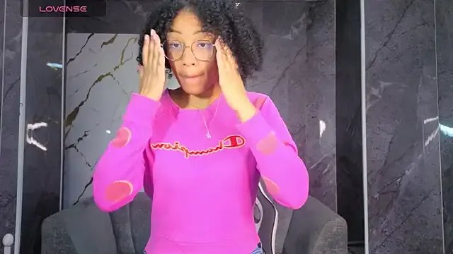 Violeth_b on StripChat