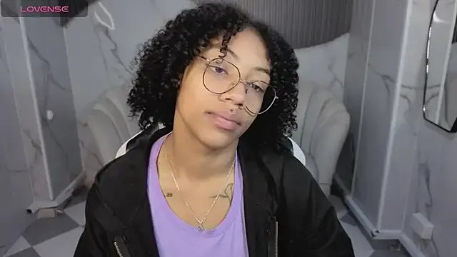 Violeth_b on StripChat