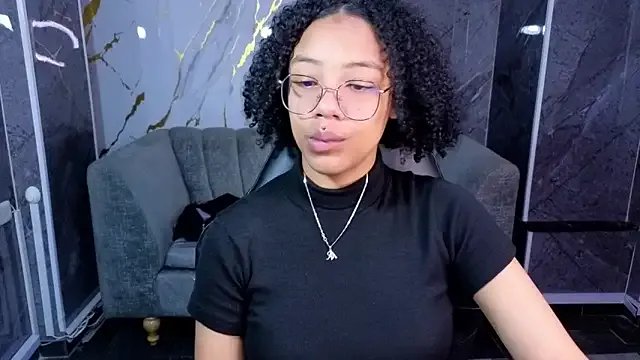 Violeth_b on StripChat