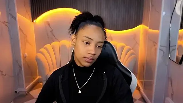 Violeth_b on StripChat