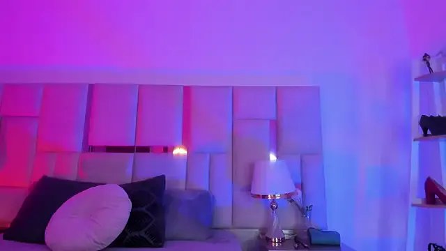 Violett_Sinclair on StripChat