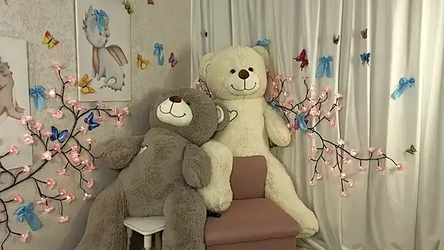 ViollaBloom on StripChat